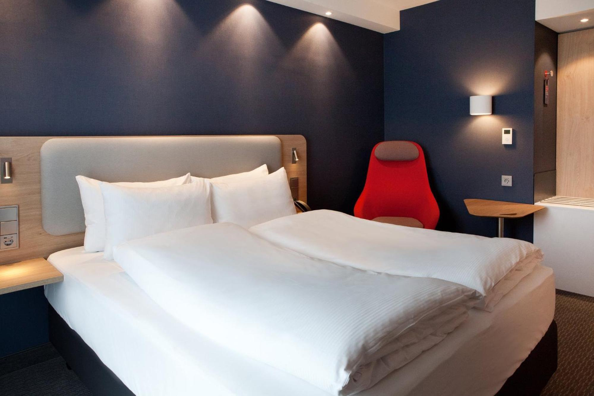 Holiday Inn Express - Saarbruecken By Ihg Екстер'єр фото