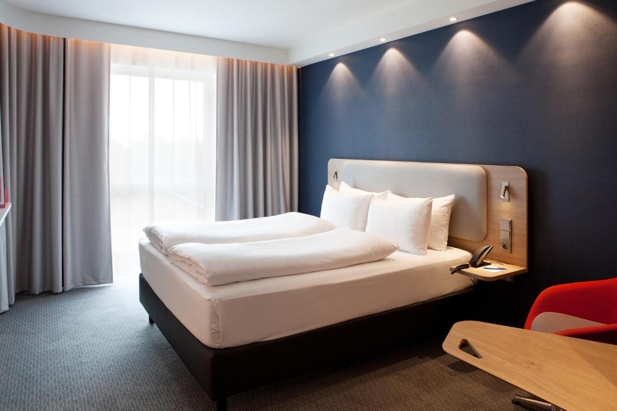 Holiday Inn Express - Saarbruecken By Ihg Екстер'єр фото