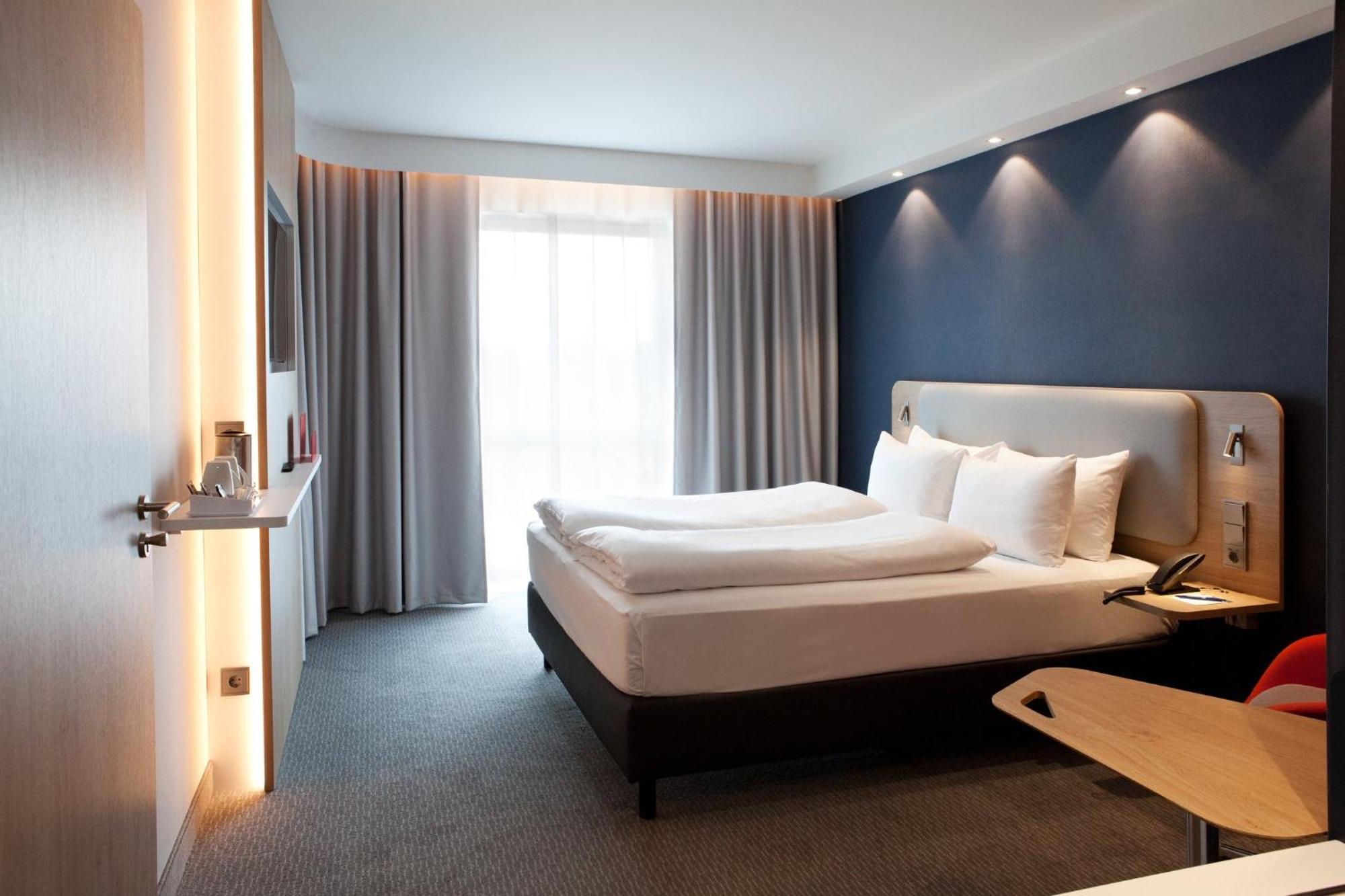 Holiday Inn Express - Saarbruecken By Ihg Екстер'єр фото